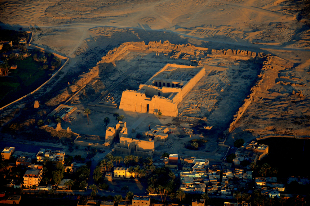 medinet habu temple tour 1